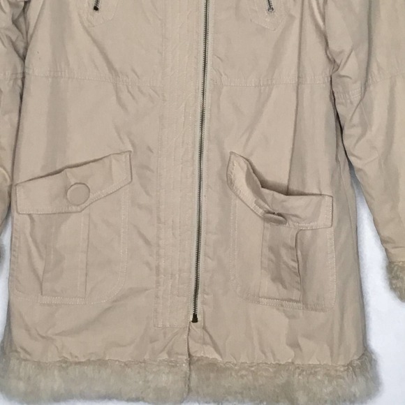 Barbie Women’s Coat Faux Fur Collar Cuff - Picture 3 of 10